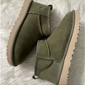 Ugg ultra mini booties